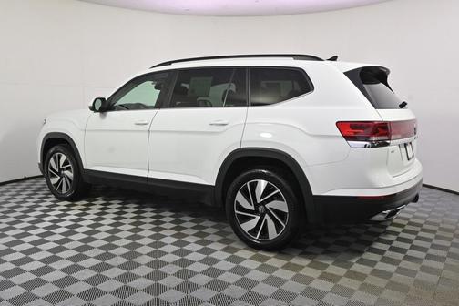 2025 Volkswagen Atlas 2.0T SE