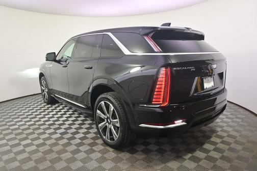 2025 Cadillac Escalade IQ Luxury 2