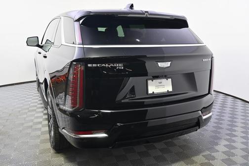 2025 Cadillac Escalade IQ Luxury 2