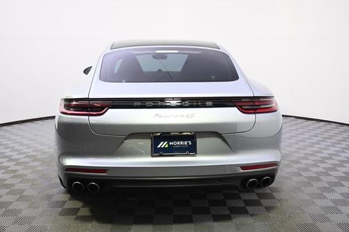 2018 Porsche Panamera 4S
