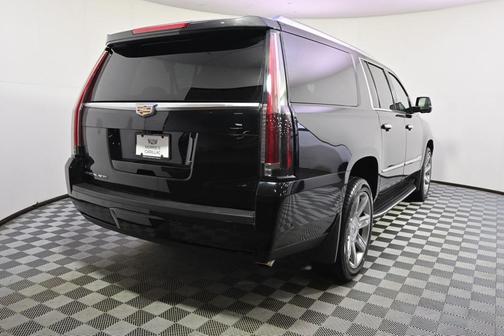 2017 Cadillac Escalade ESV Luxury