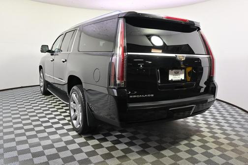 2017 Cadillac Escalade ESV Luxury