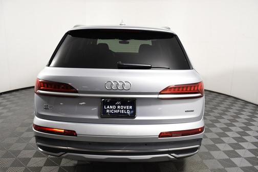 2022 Audi Q7 55 Premium Plus