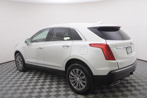 Photo 3 of 40 of 2019 Cadillac XT5 Luxury