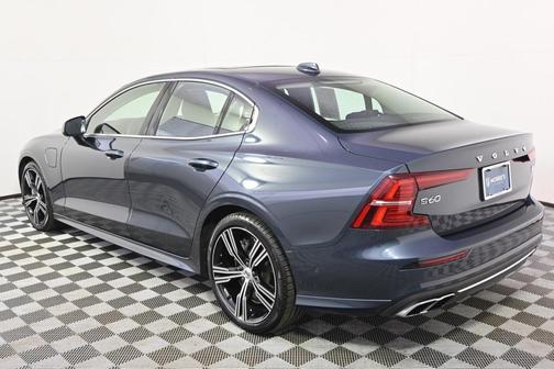 2022 Volvo S60 Recharge Plug-In Hybrid T8 Inscription