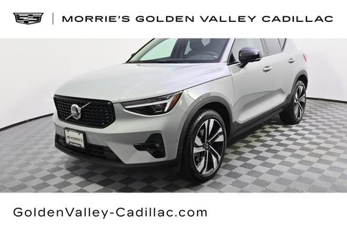 2025 Volvo XC40 B5 Plus Dark Theme