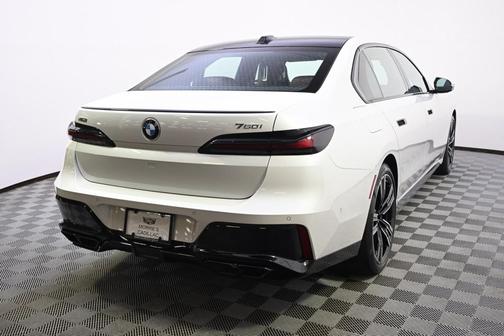 2023 BMW 760 760i xDrive