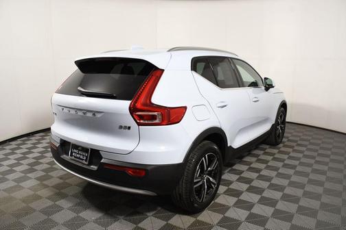 Cloud 9 White 2025 Volvo XC40 B5 Core Bright Theme