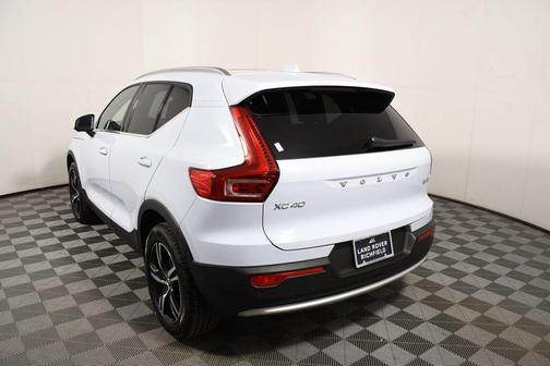 Cloud 9 White 2025 Volvo XC40 B5 Core Bright Theme