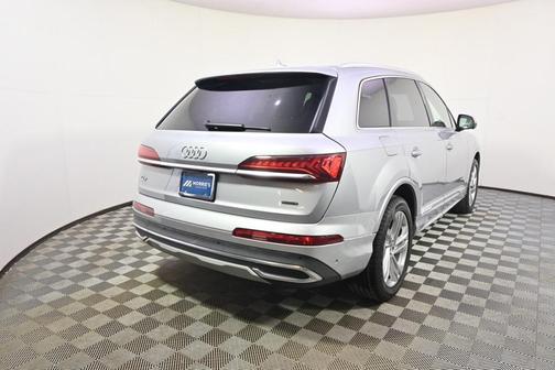2022 Audi Q7 55 Premium Plus
