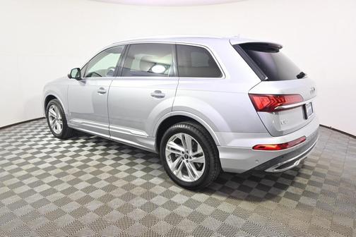 2022 Audi Q7 55 Premium Plus