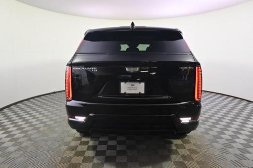 2025 Cadillac Escalade IQ 1