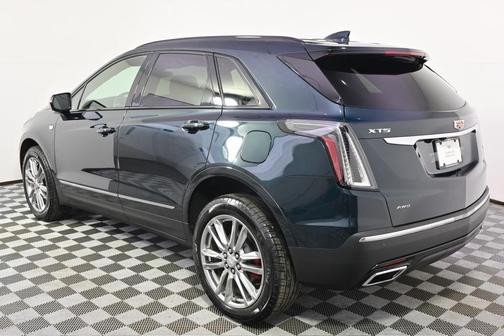 2025 Cadillac XT5 Sport