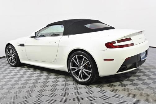2015 Aston Martin V8 Vantage Base