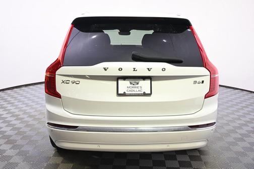 Crystal White Metallic 2023 Volvo XC90 B6 Ultimate 7-Seater