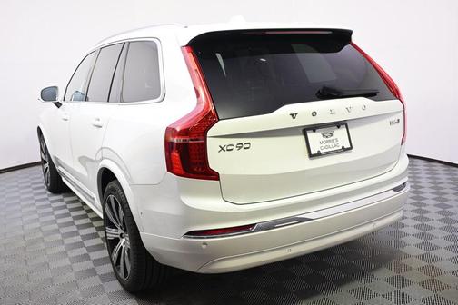 Crystal White Metallic 2023 Volvo XC90 B6 Ultimate 7-Seater