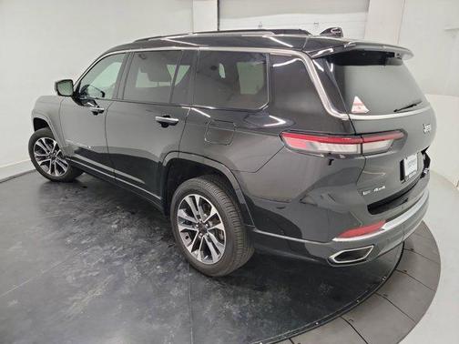 Diamond Black Crystal Pearlcoat 2021 Jeep Grand Cherokee L Overland