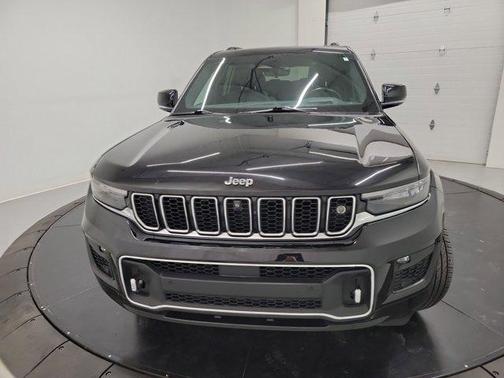Diamond Black Crystal Pearlcoat 2021 Jeep Grand Cherokee L Overland