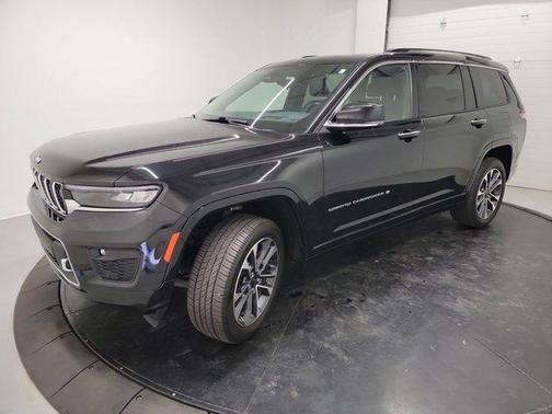 Diamond Black Crystal Pearlcoat 2021 Jeep Grand Cherokee L Overland