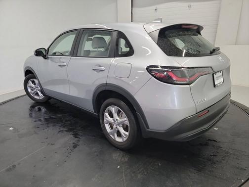 Silver Metallic 2023 Honda HR-V LX