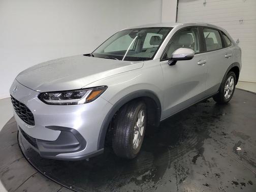 Silver Metallic 2023 Honda HR-V LX