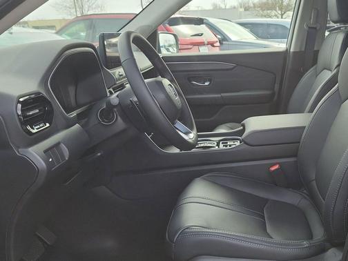 Platinum White Pearl 2026 Honda Pilot Touring 8-Passenger