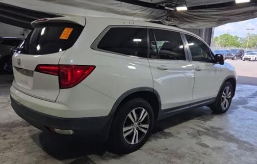 White Diamond Pearl 2017 Honda Pilot EX-L
