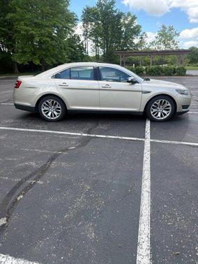 White Gold Metallic 2017 Ford Taurus Limited