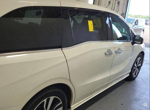 White Diamond Pearl 2019 Honda Odyssey Elite