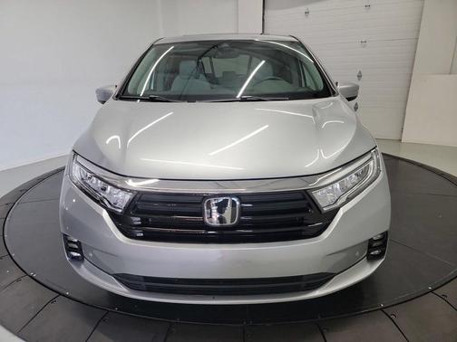Lunar Silver Metallic 2024 Honda Odyssey Elite