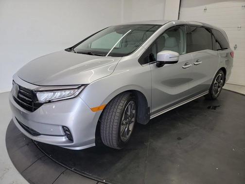Lunar Silver Metallic 2024 Honda Odyssey Elite
