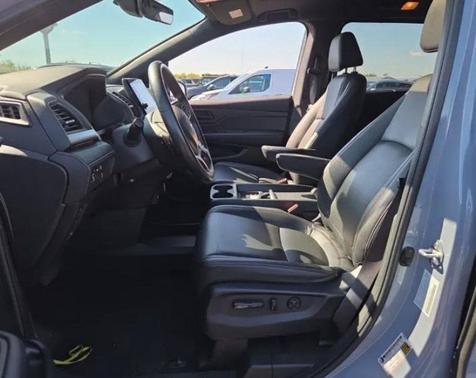 Sonic Gray Pearl 2023 Honda Odyssey Sport