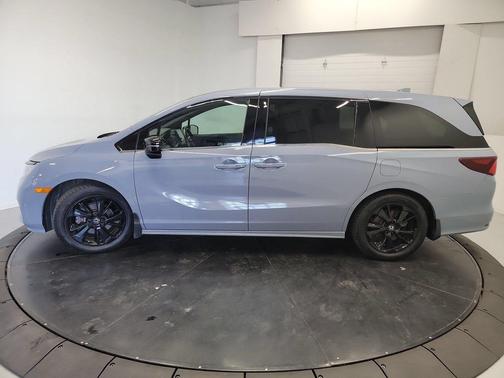 Sonic Gray Pearl 2023 Honda Odyssey Sport