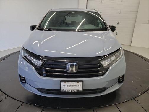 Sonic Gray Pearl 2023 Honda Odyssey Sport