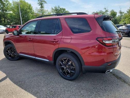 2025 Honda Pilot Touring 8-Passenger