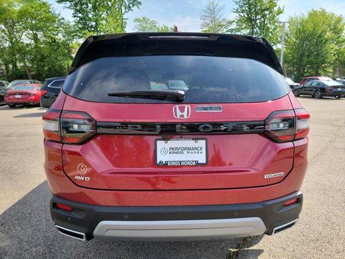 2025 Honda Pilot Touring 8-Passenger
