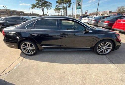 2017 Volkswagen Passat 1.8T R-Line w/Comfort