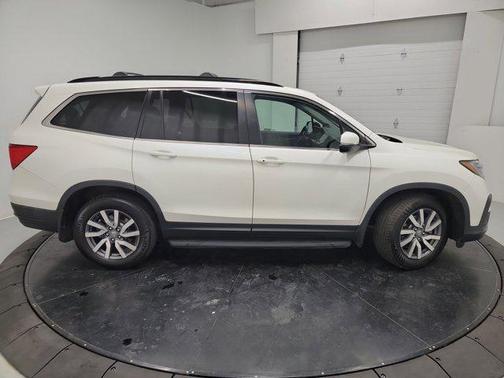 White Diamond Pearl 2019 Honda Pilot EX-L