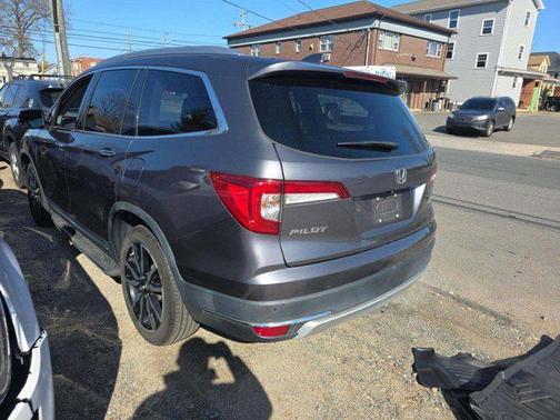 Modern Steel Metallic 2019 Honda Pilot Touring 8-Passenger