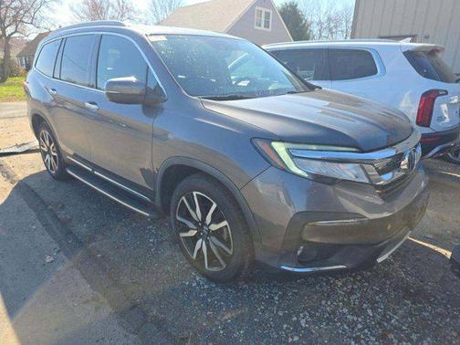 Modern Steel Metallic 2019 Honda Pilot Touring 8-Passenger