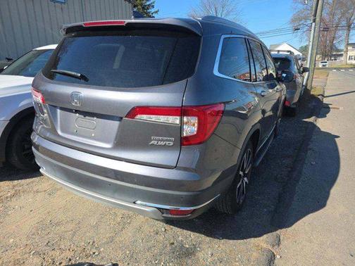 Modern Steel Metallic 2019 Honda Pilot Touring 8-Passenger