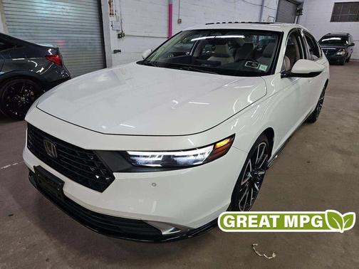 Platinum White Pearl 2023 Honda Accord Hybrid Touring