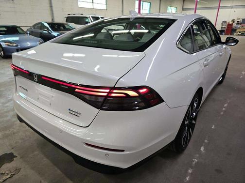 Platinum White Pearl 2023 Honda Accord Hybrid Touring