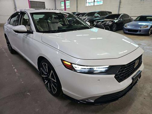Platinum White Pearl 2023 Honda Accord Hybrid Touring