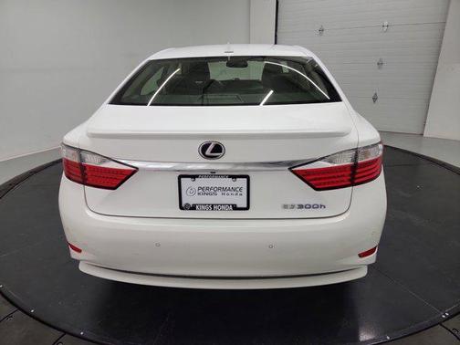 Starfire Pearl 2013 Lexus ES 300h Base