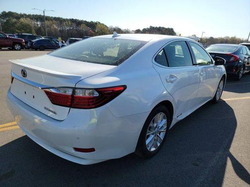 Starfire Pearl 2013 Lexus ES 300h Base