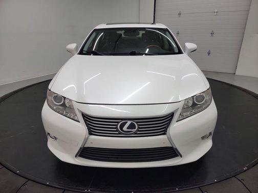 Starfire Pearl 2013 Lexus ES 300h Base