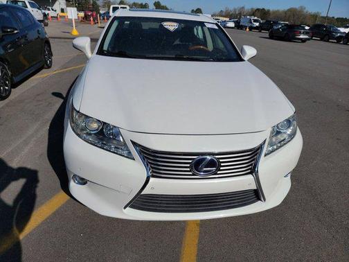 Starfire Pearl 2013 Lexus ES 300h Base