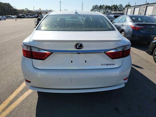 Starfire Pearl 2013 Lexus ES 300h Base