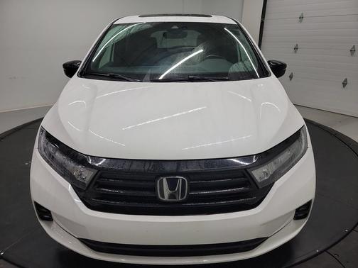 Platinum White Pearl 2024 Honda Odyssey Sport